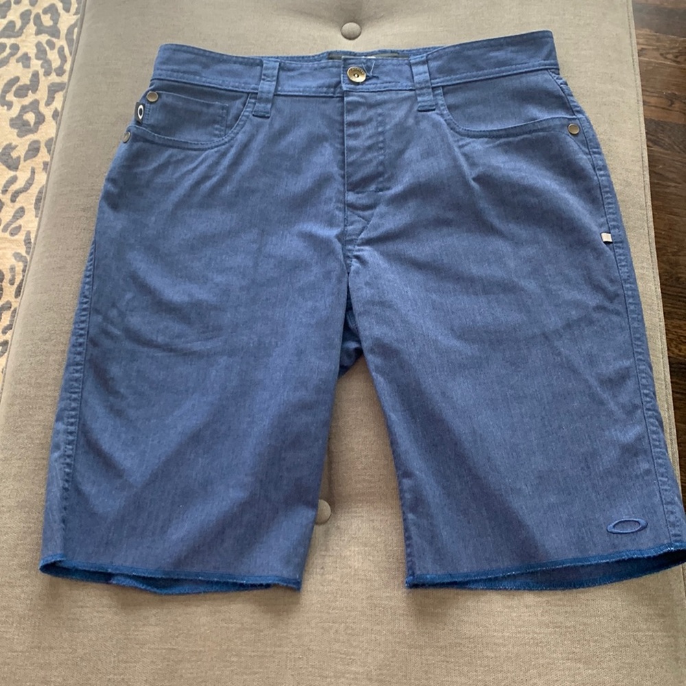 Men’s walking short.. slim fit 30 inch waist perfect condition!
